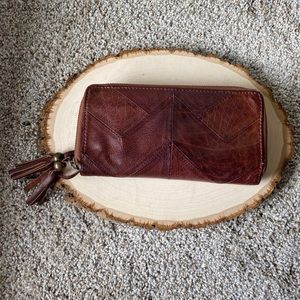 Lucky Brand Brown Leather Wallet Womens